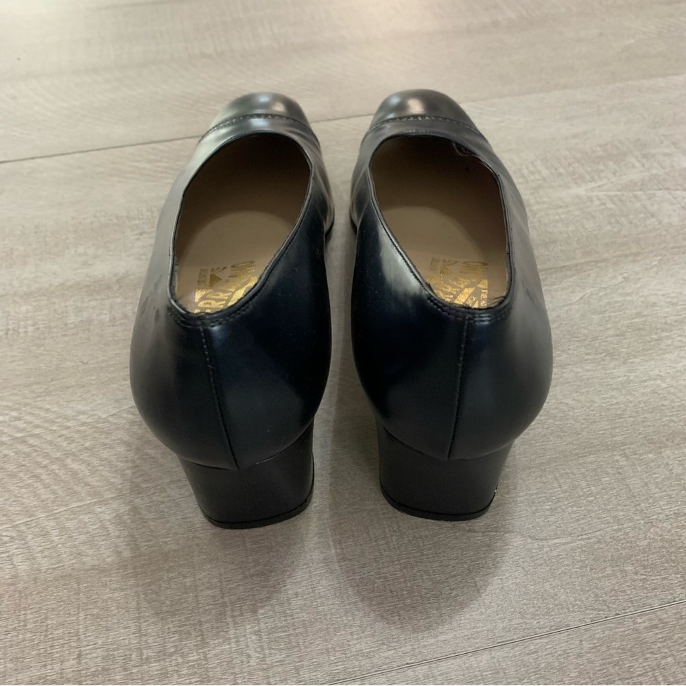 SALVATORE FERRAGAMO Womens Size 6.5 B Leather Classic Pumps High Heels - Picture 5 of 6